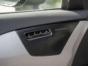 Volvo  T8 Ultra Bright Recharge Plug-In Hybrid AWD