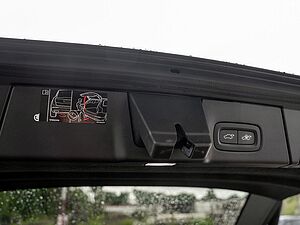 Volvo  B4 Momentum Pro LED AHK RÜCKFAHRKAMERA