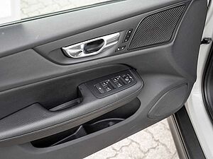 Volvo  CC Pro B5 AWD
