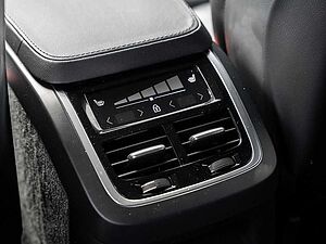 Volvo  T8 AWD Core