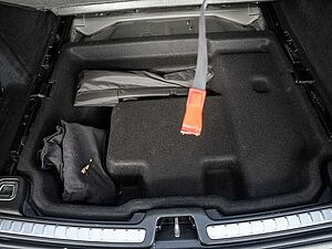 Volvo  B4 AWD Pro