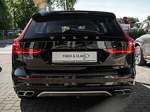 Volvo  B4 AWD Pro