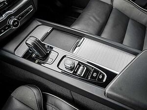 Volvo  T6 AWD R Design