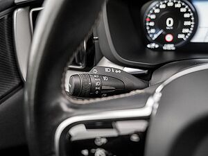 Volvo  T6 AWD R Design