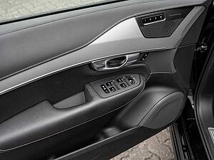 Volvo  B5 AWD Ultimate Dark