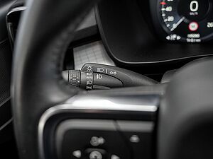 Volvo  T5 Recharge R Design Expression ACC, AHK