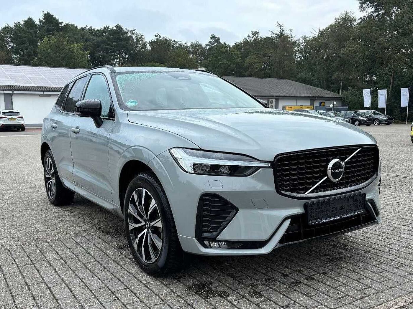 Volvo  Plus Dark 2WD