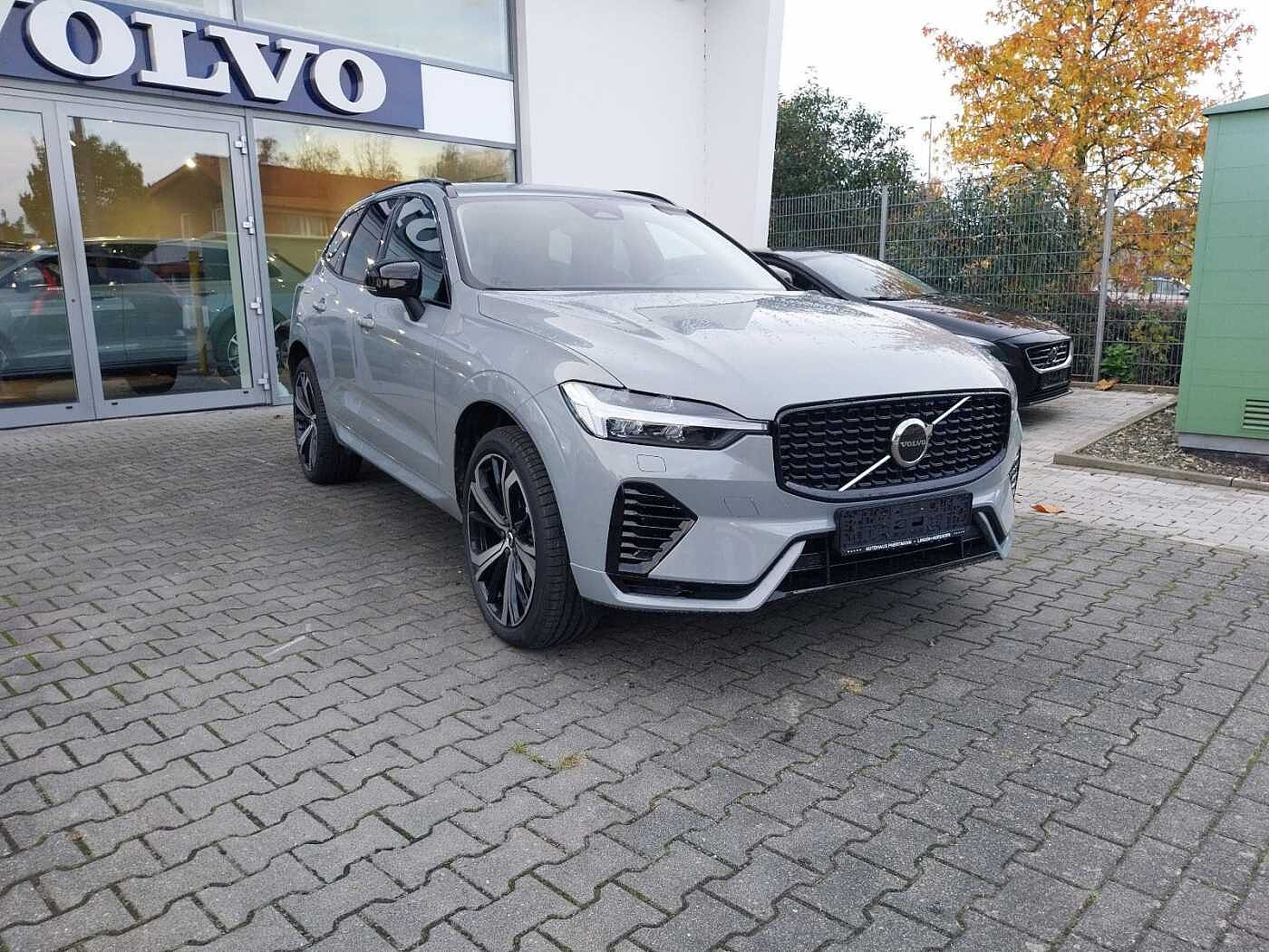 Volvo  T6 Plus Dark Recharge Plug-In Hybrid AWD