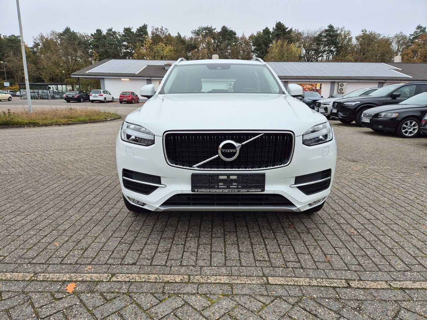 Volvo  D5 Momentum AWD, LED, AHK, Navi