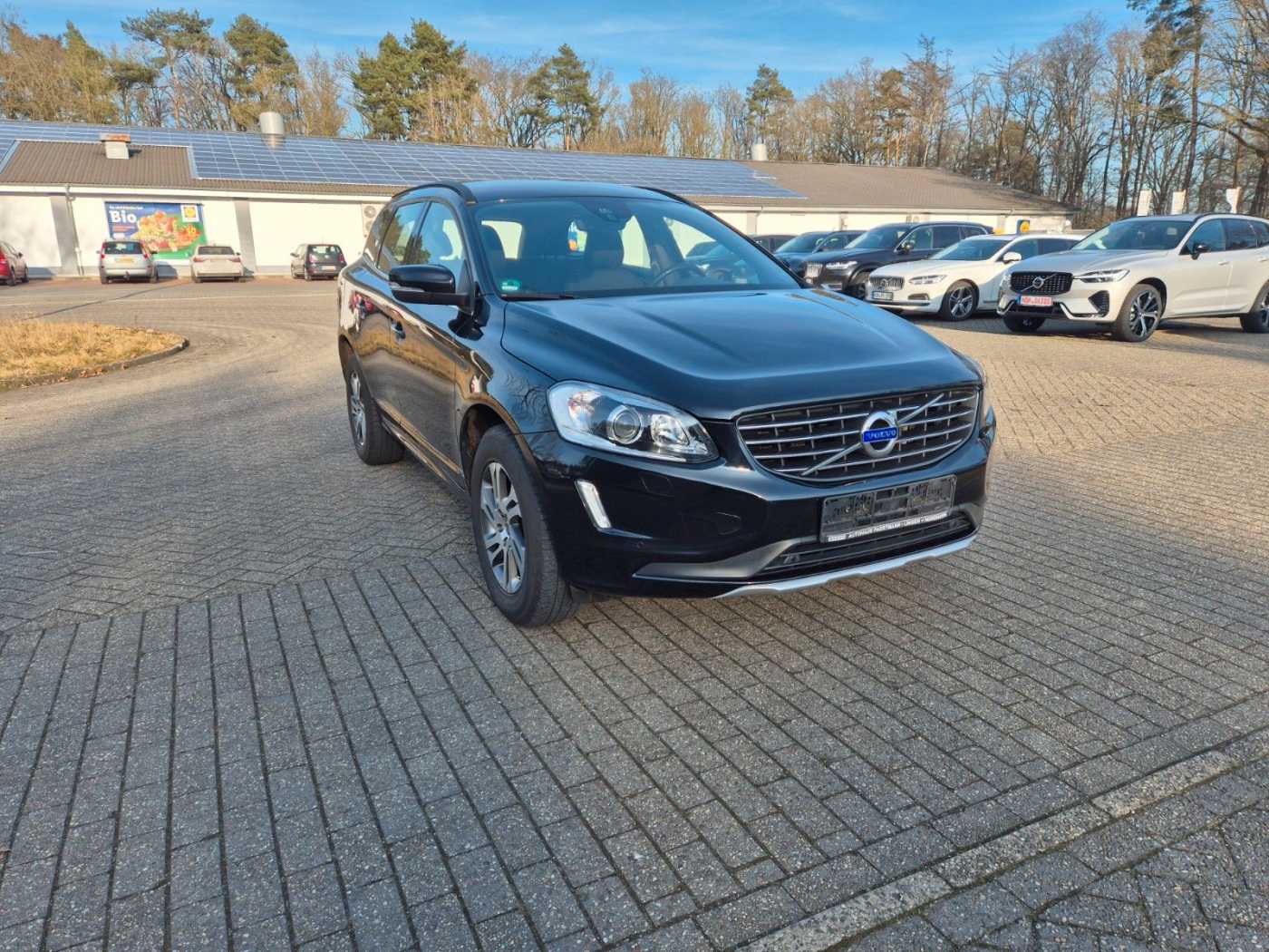 Volvo  Momentum 2WD