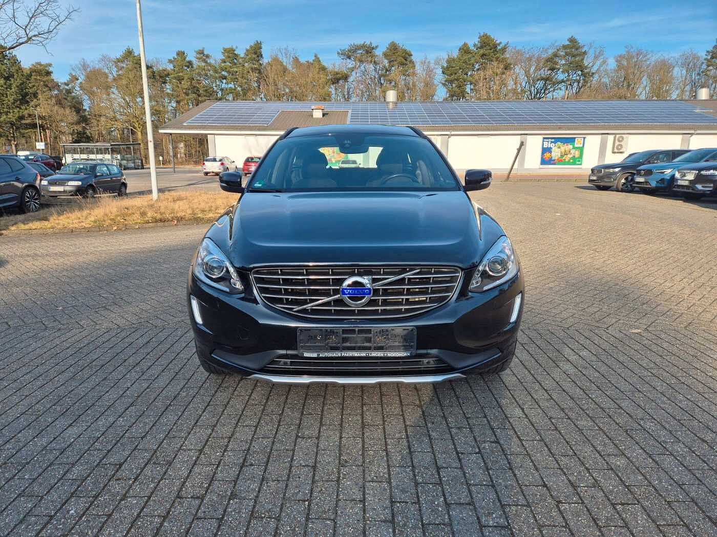 Volvo  Momentum 2WD