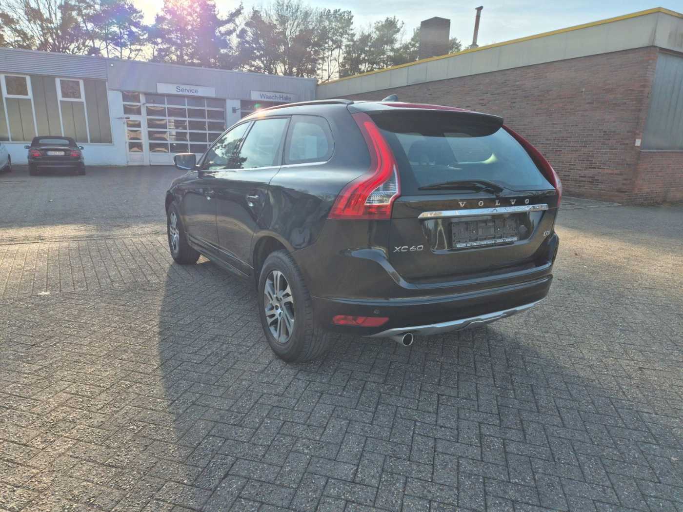 Volvo  Momentum 2WD