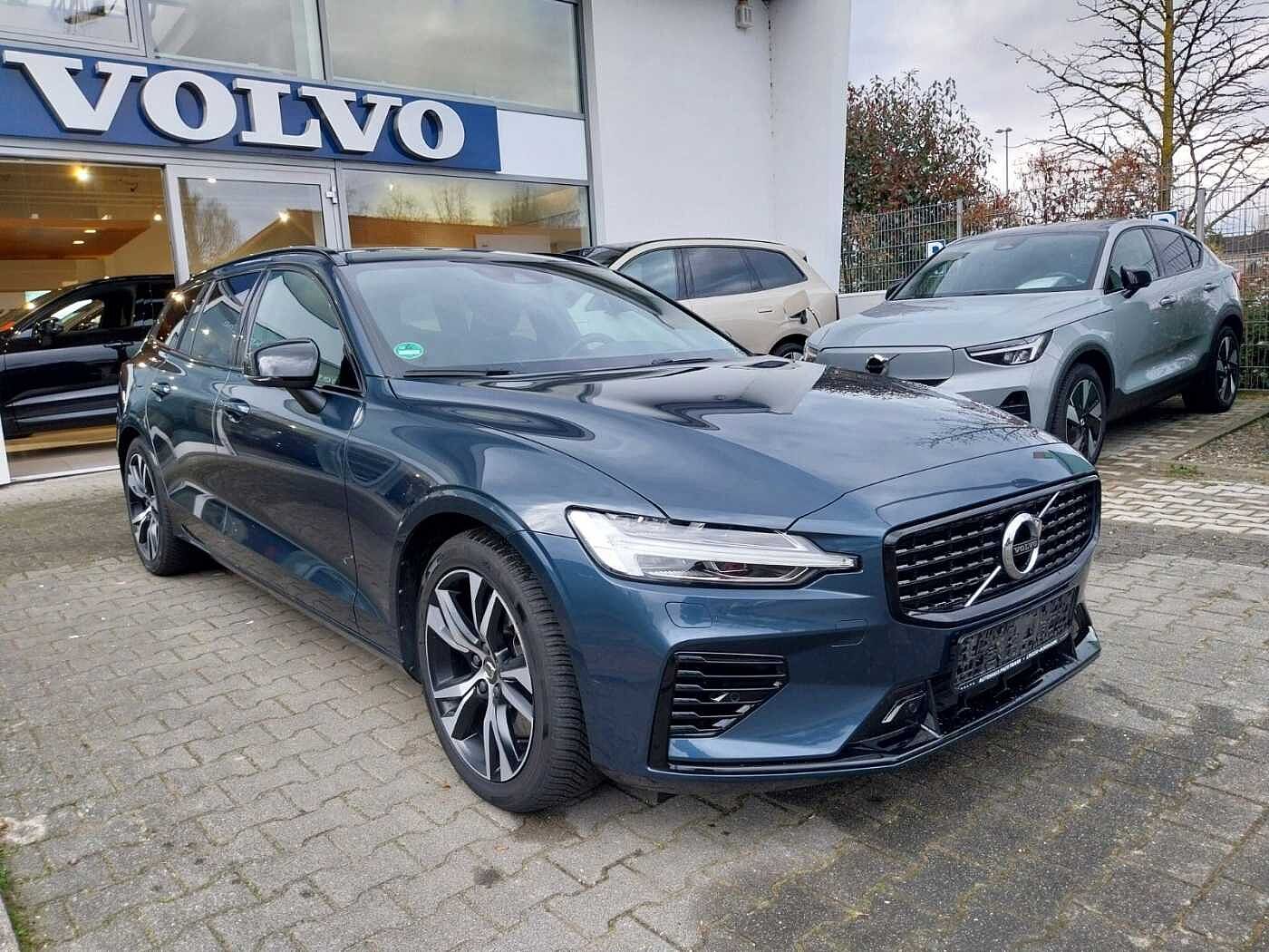 Volvo  Kombi Plus Dark Recharge Plug-In Hybrid AWD