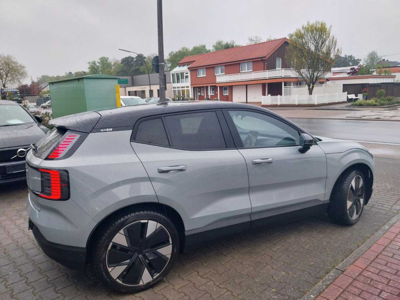 Volvo  Plus AWD Performance Pure Electric