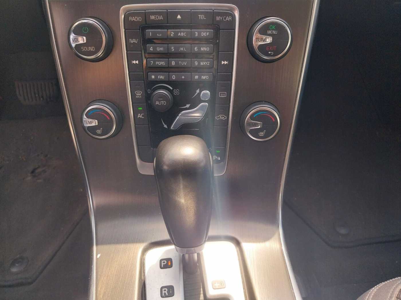 Volvo  D5 Kombi Momentum Autom.