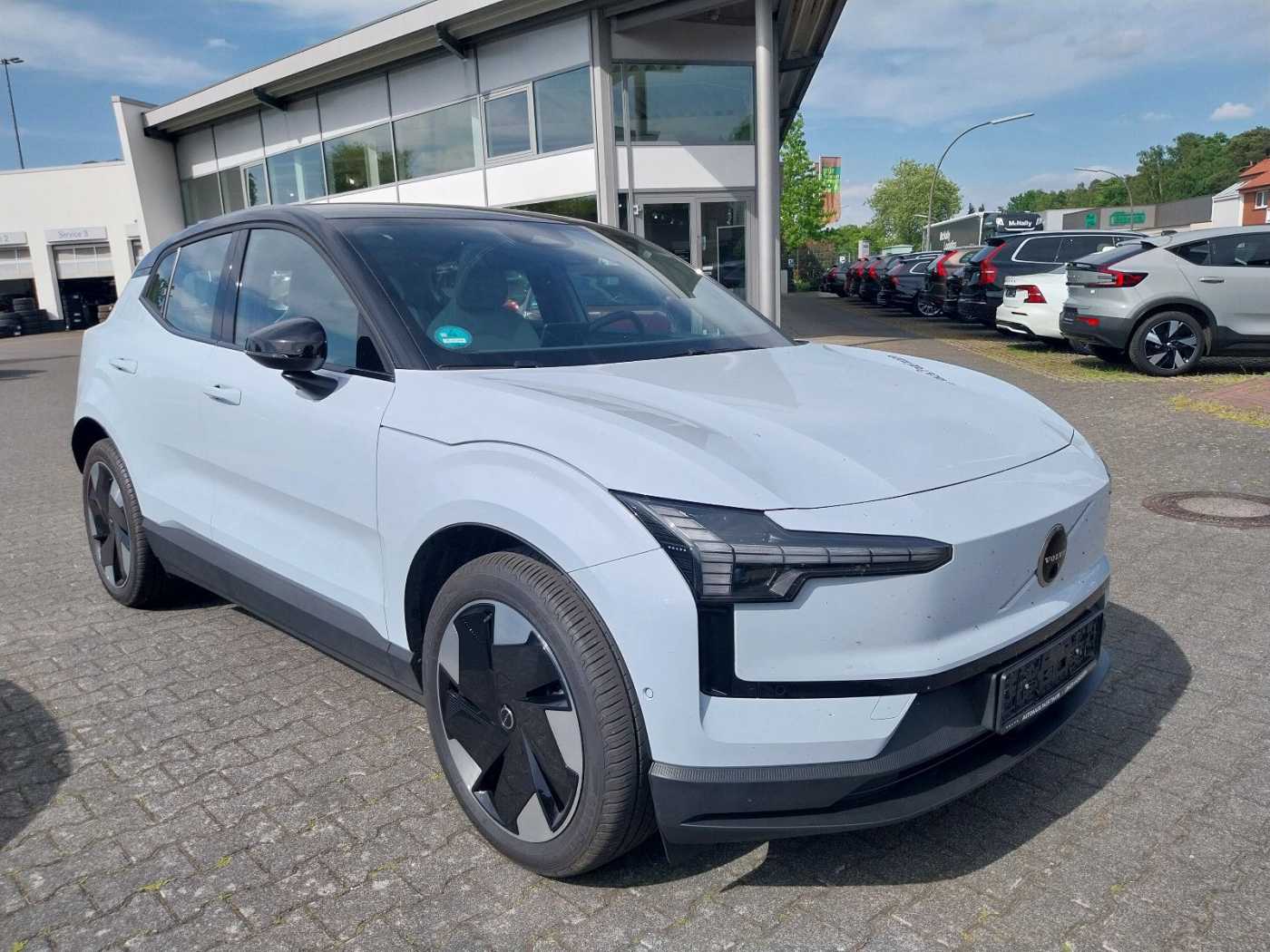 Volvo  Ultra AWD Performance Pure Electric