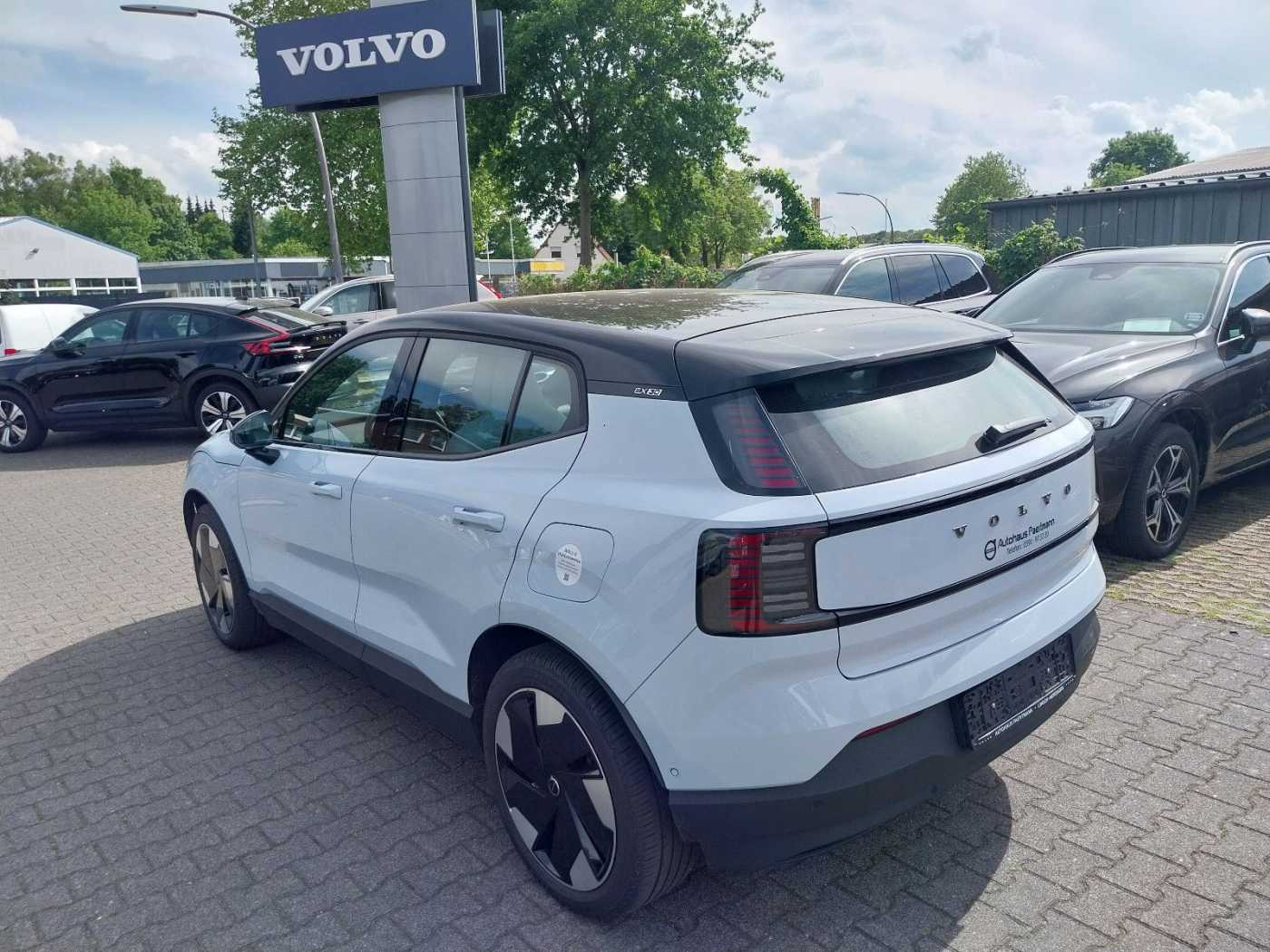 Volvo  Ultra AWD Performance Pure Electric