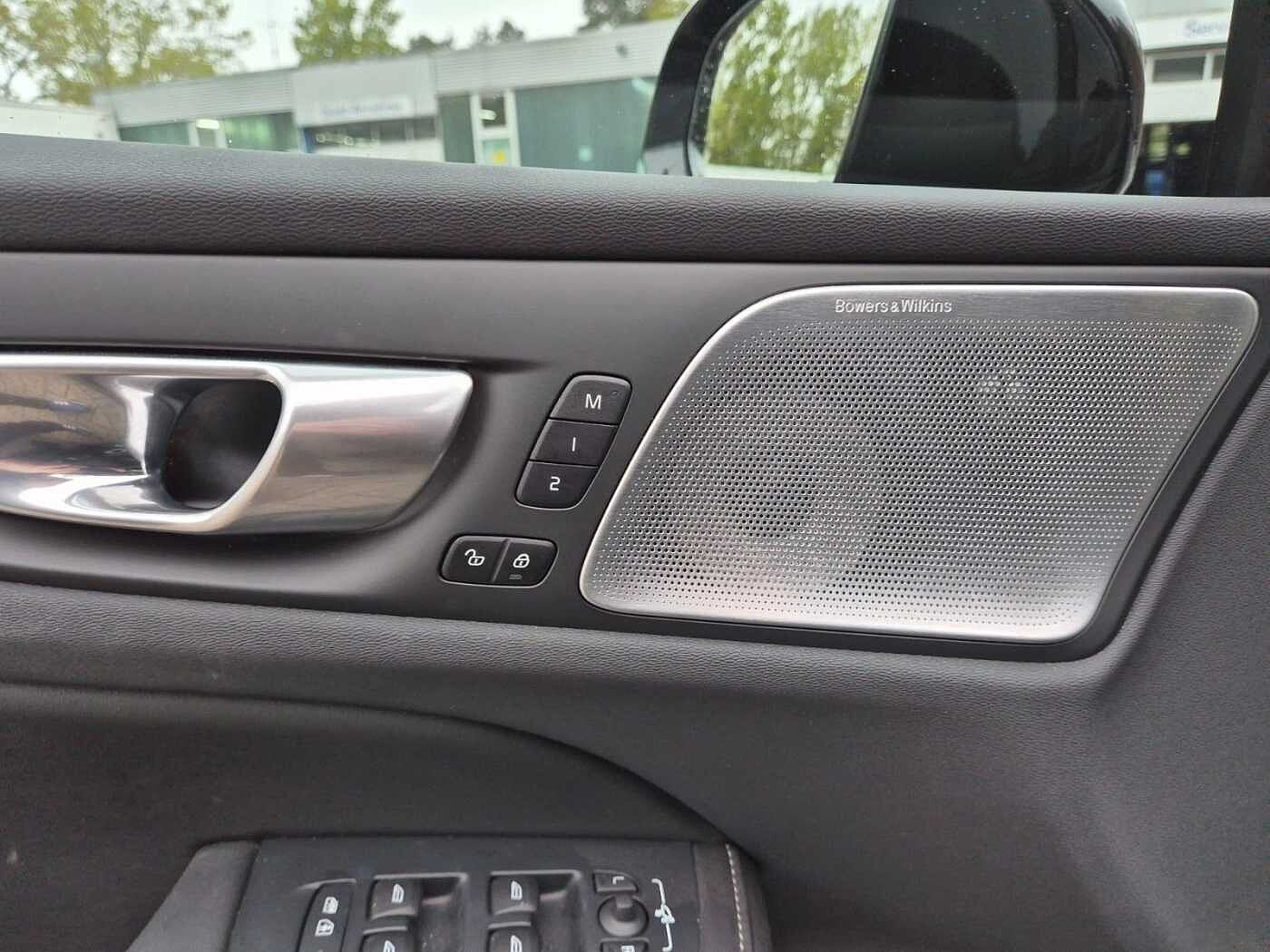 Volvo  Ultimate Dark  B5 AWD 'Vollausstattung'