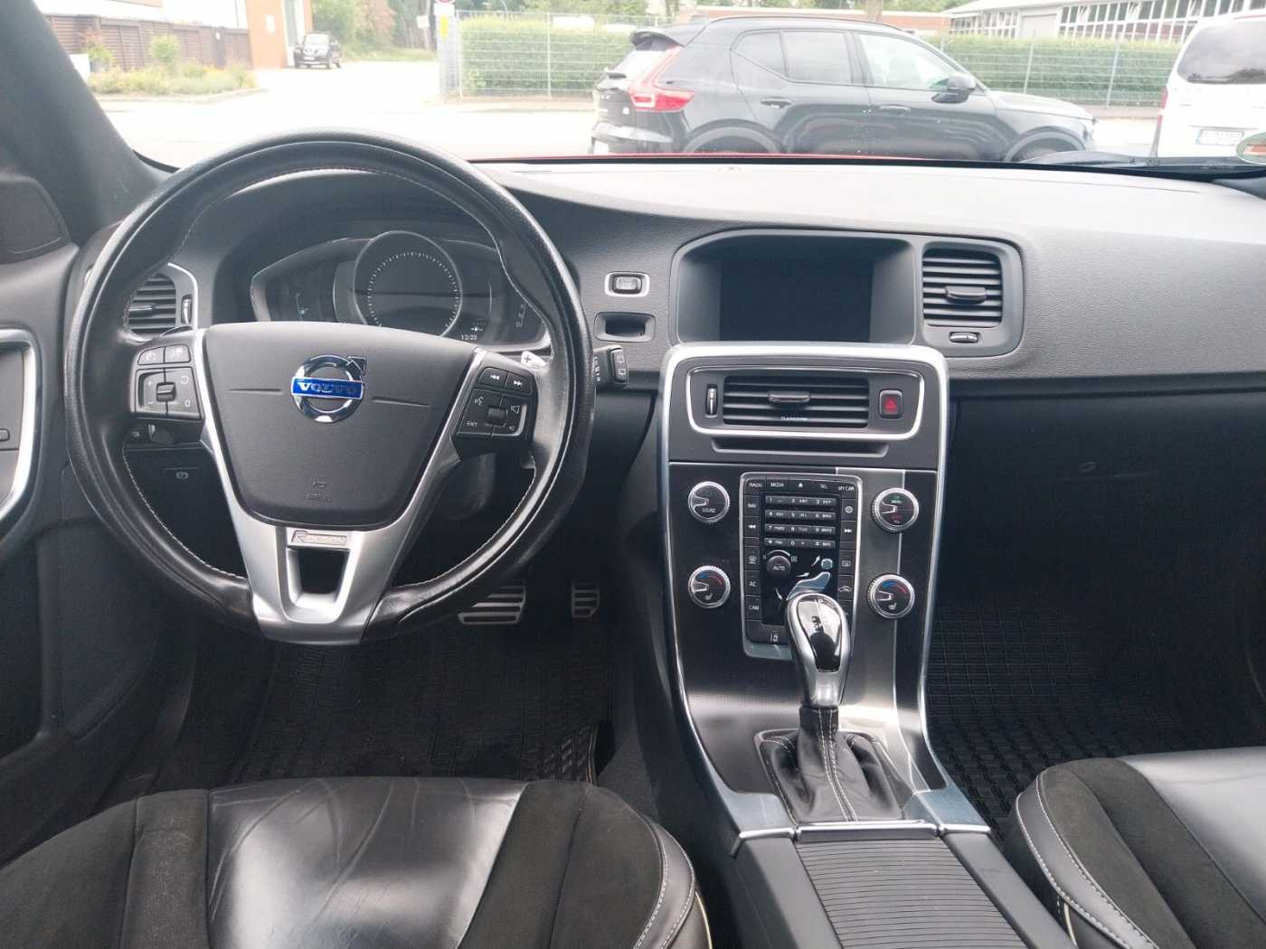 Volvo  D4 Kombi R-Design