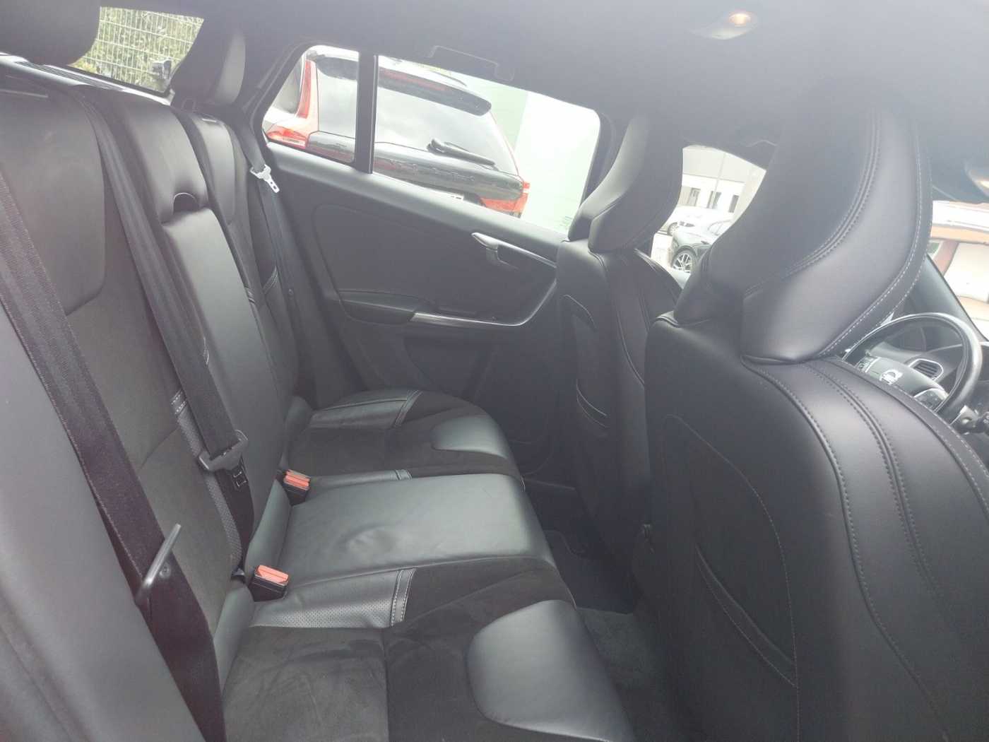 Volvo  D4 Kombi R-Design