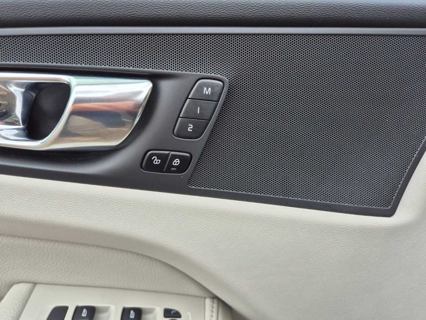 Volvo  Inscription AWD B4