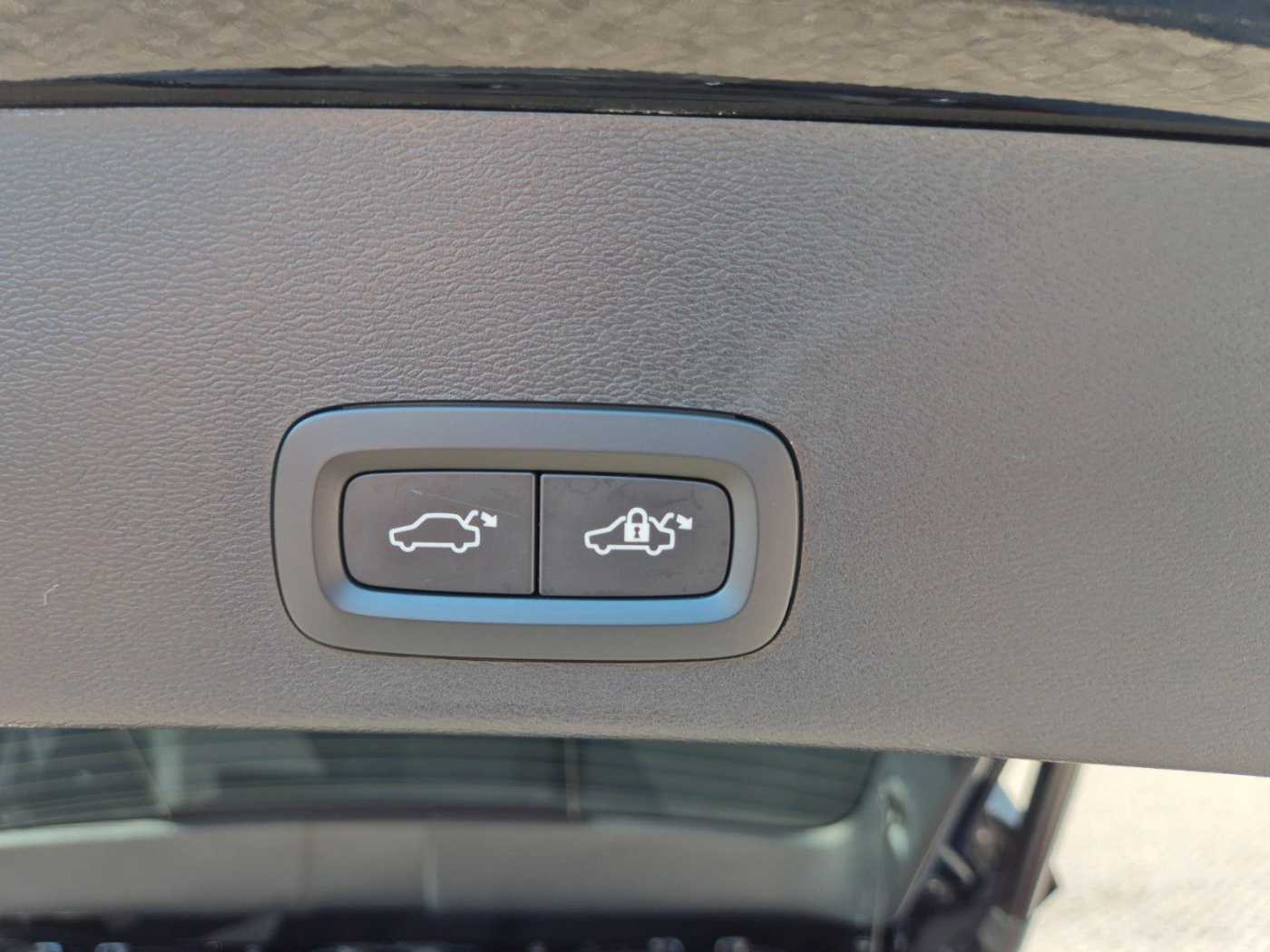 Volvo  Plus Dark 2WD B3
