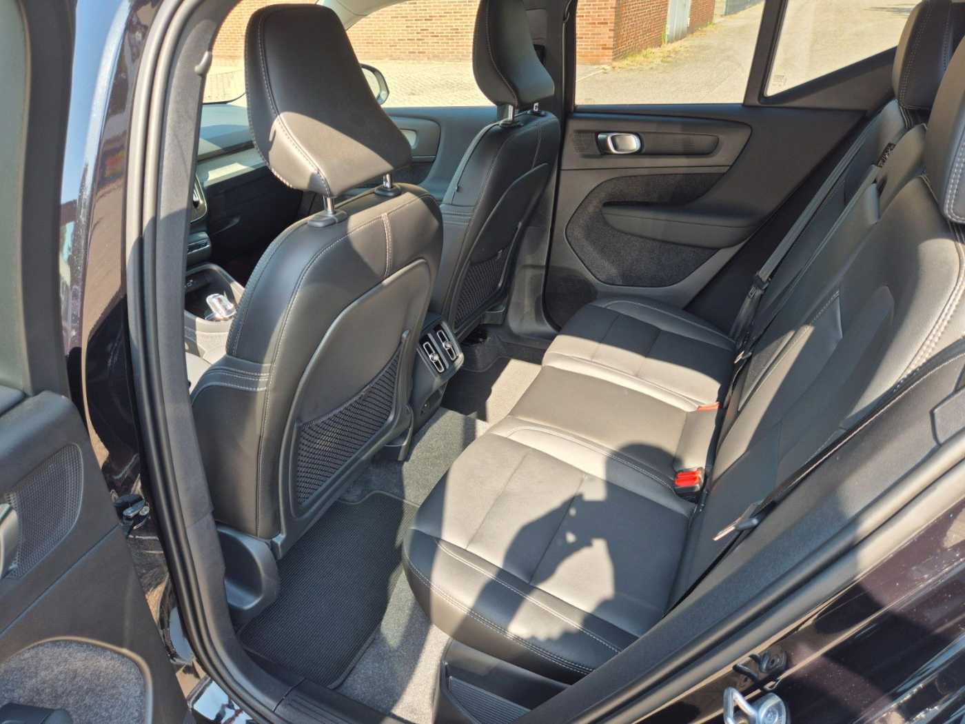 Volvo  Plus Dark 2WD B3