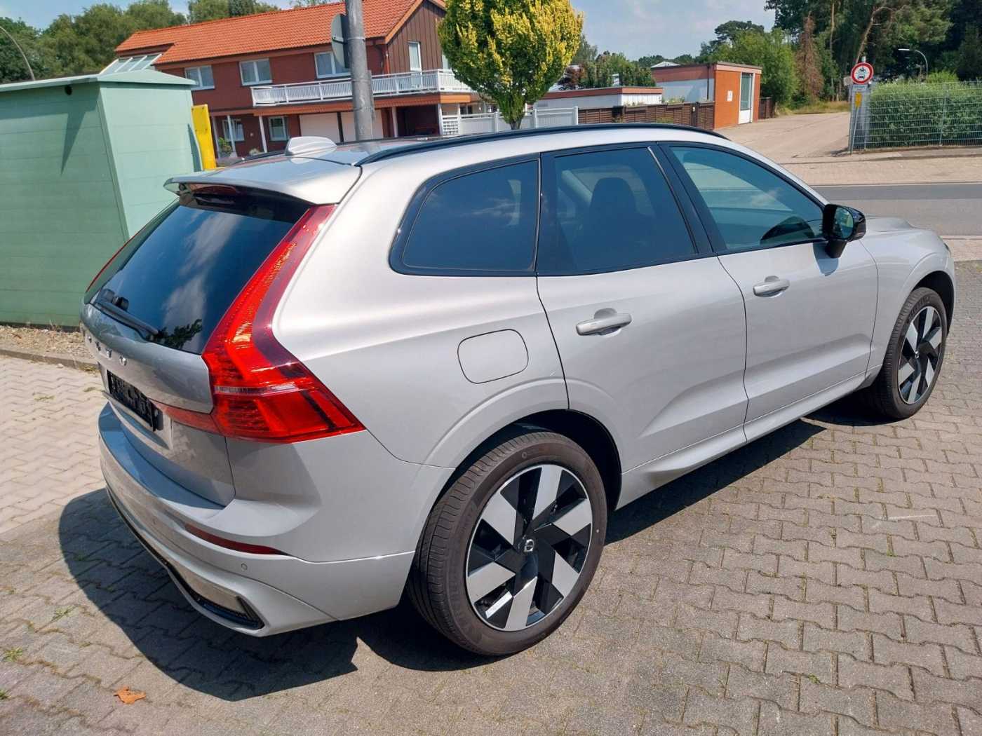 Volvo  Ultimate Dark Recharge Plug-In Hybrid AWD