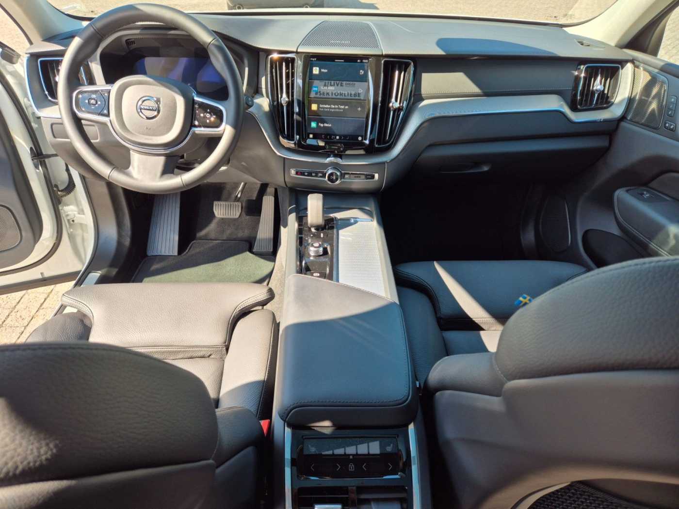 Volvo  Ultimate Dark AWD B4