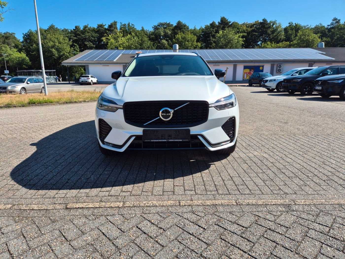 Volvo  Ultimate Dark AWD B4
