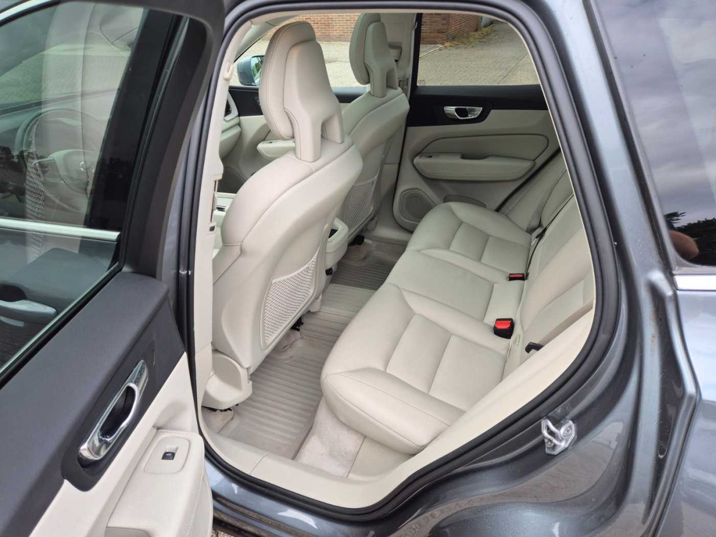 Volvo  Inscription AWD