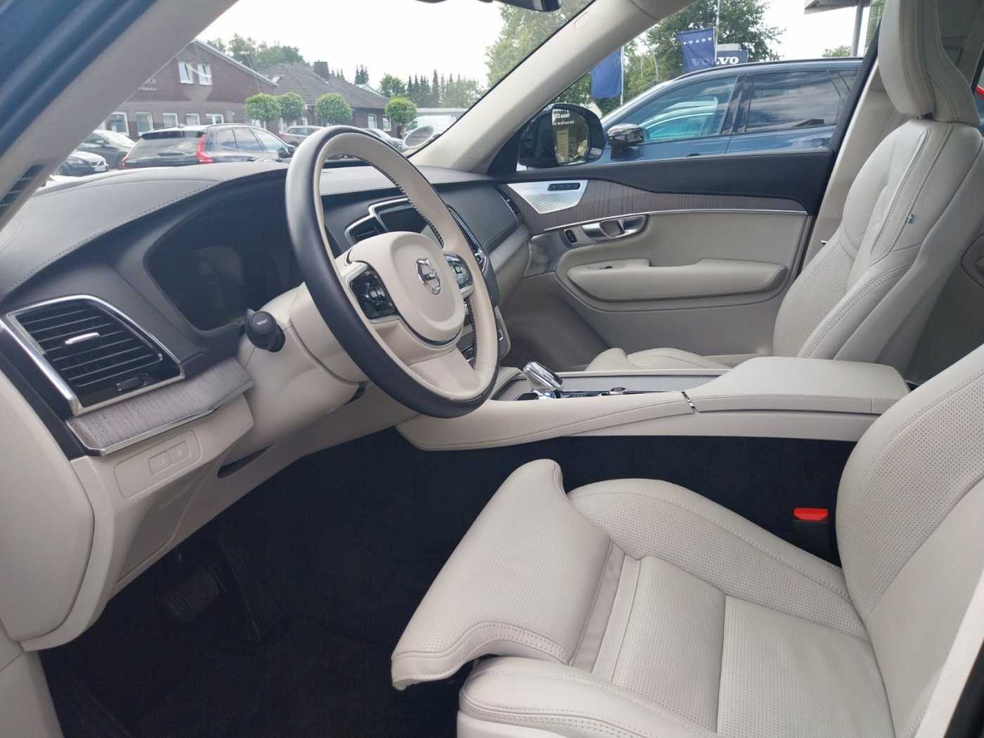 Volvo  T8 Ultra Dark Plug-In Hybrid AWD B&W Sound