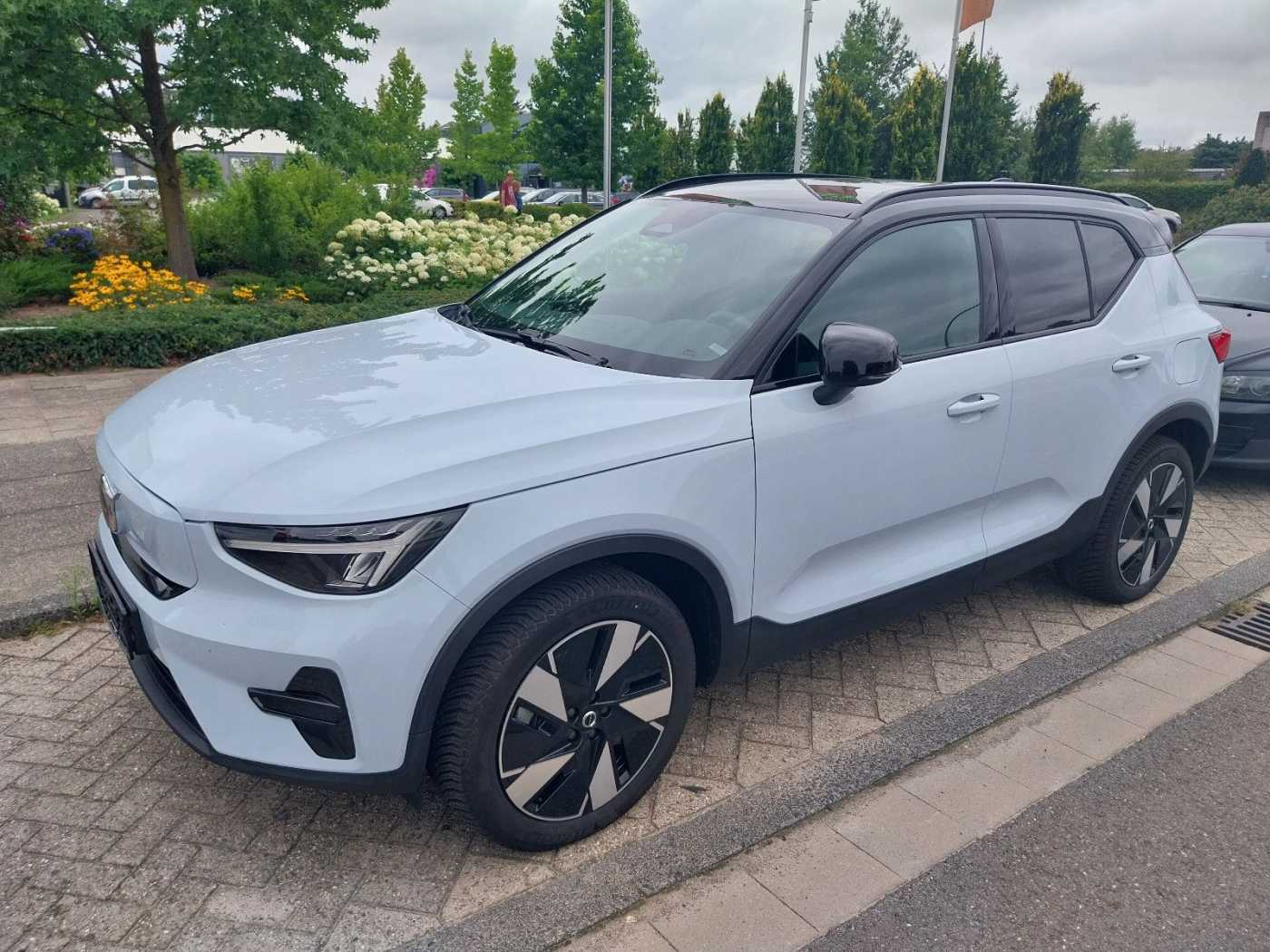 Volvo  Plus Recharge Pure Electric 2WD