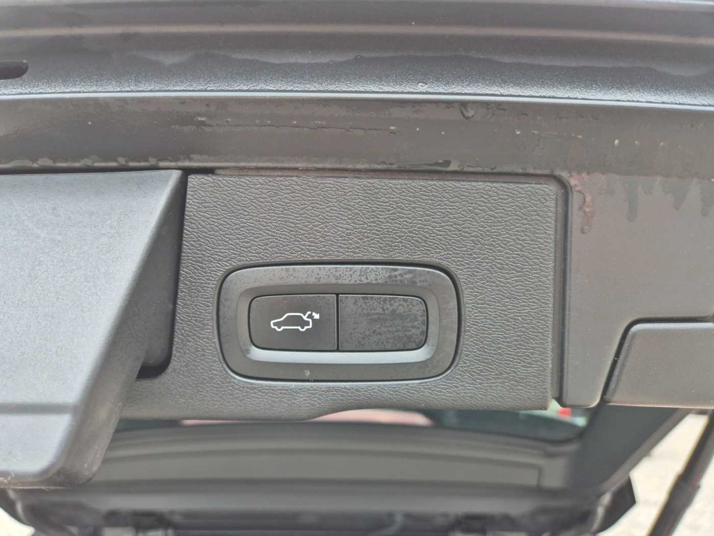 Volvo  R Design 2WD T4