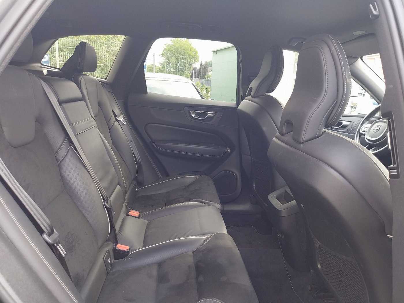 Volvo  D3 R Design 2WD, BLIS,  VOLL LED, AHK
