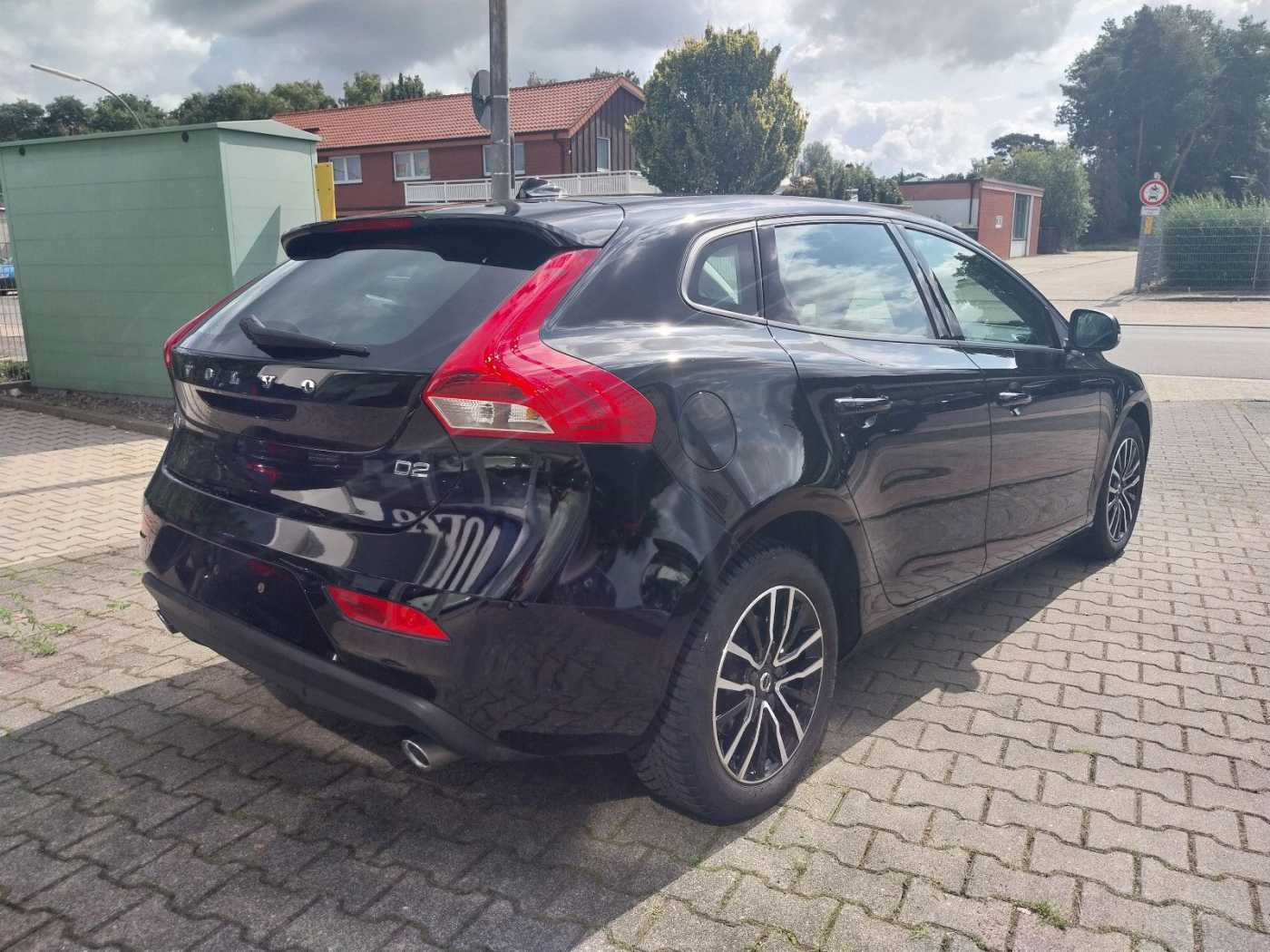 Volvo  Momentum