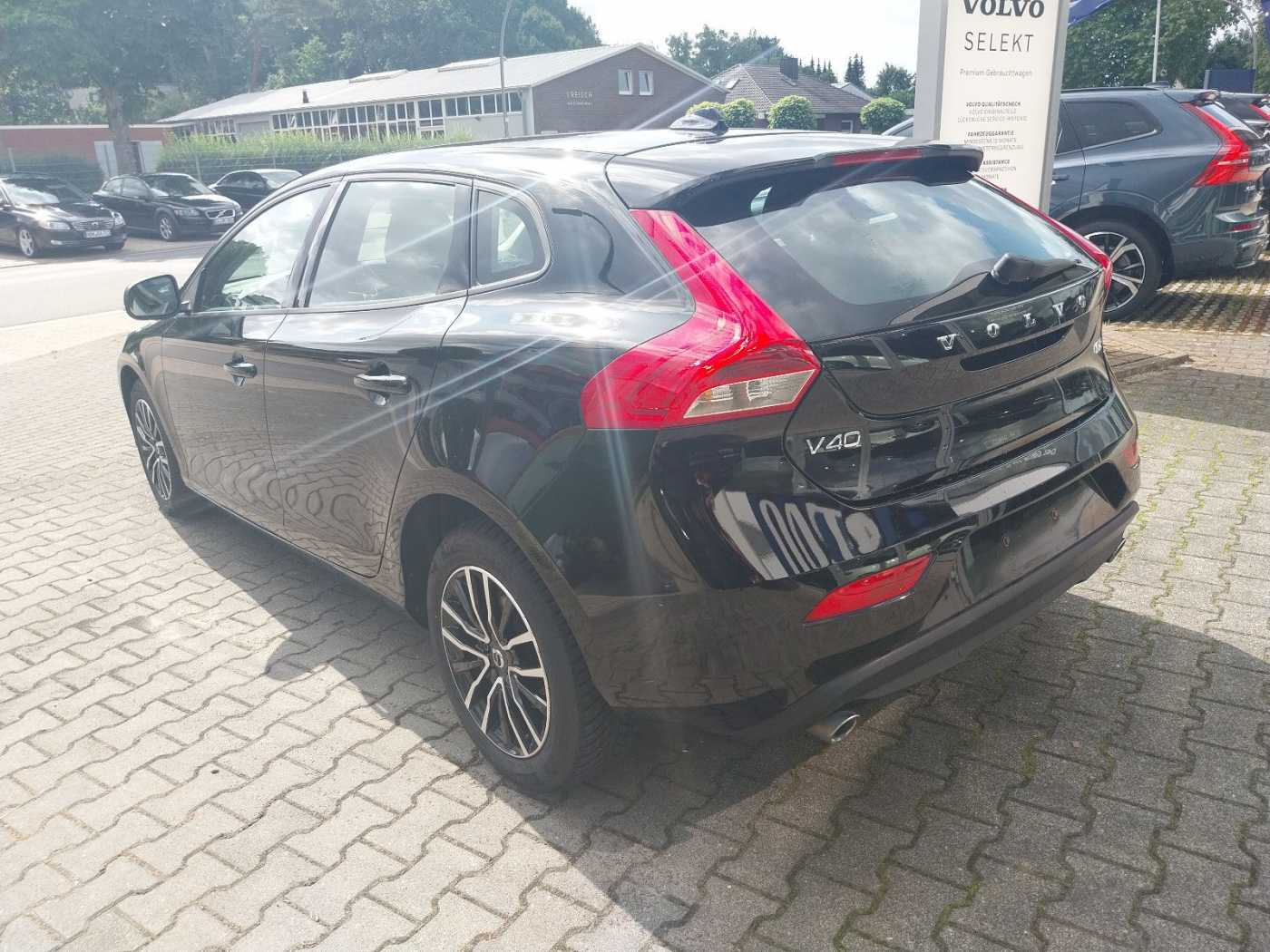 Volvo  Momentum