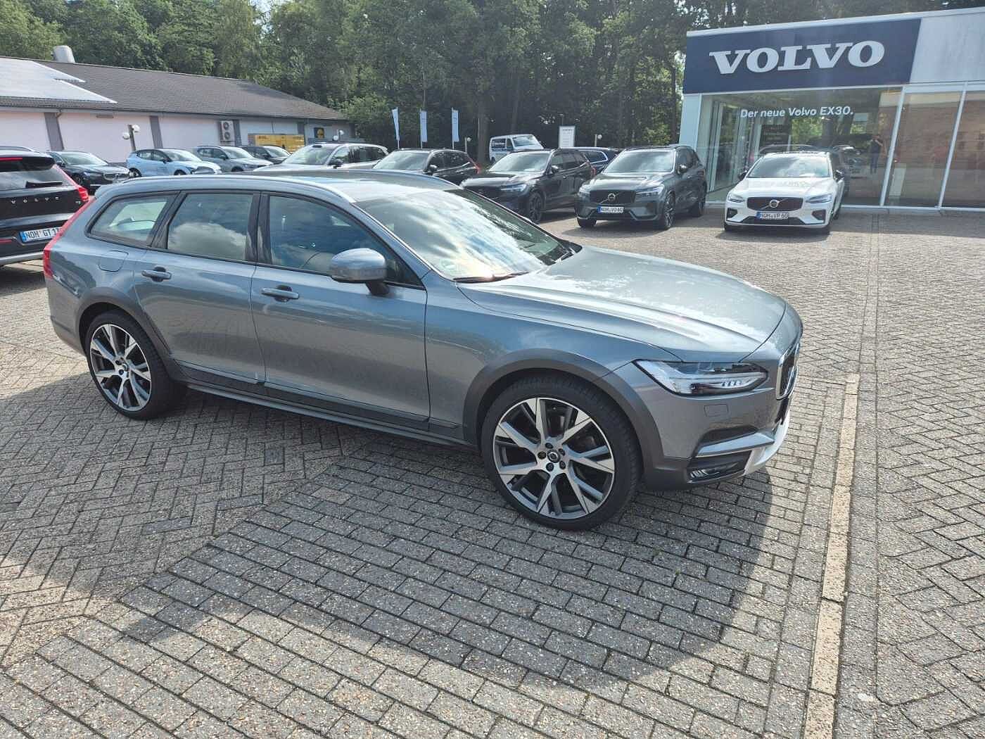 Volvo  Pro D4 AWD