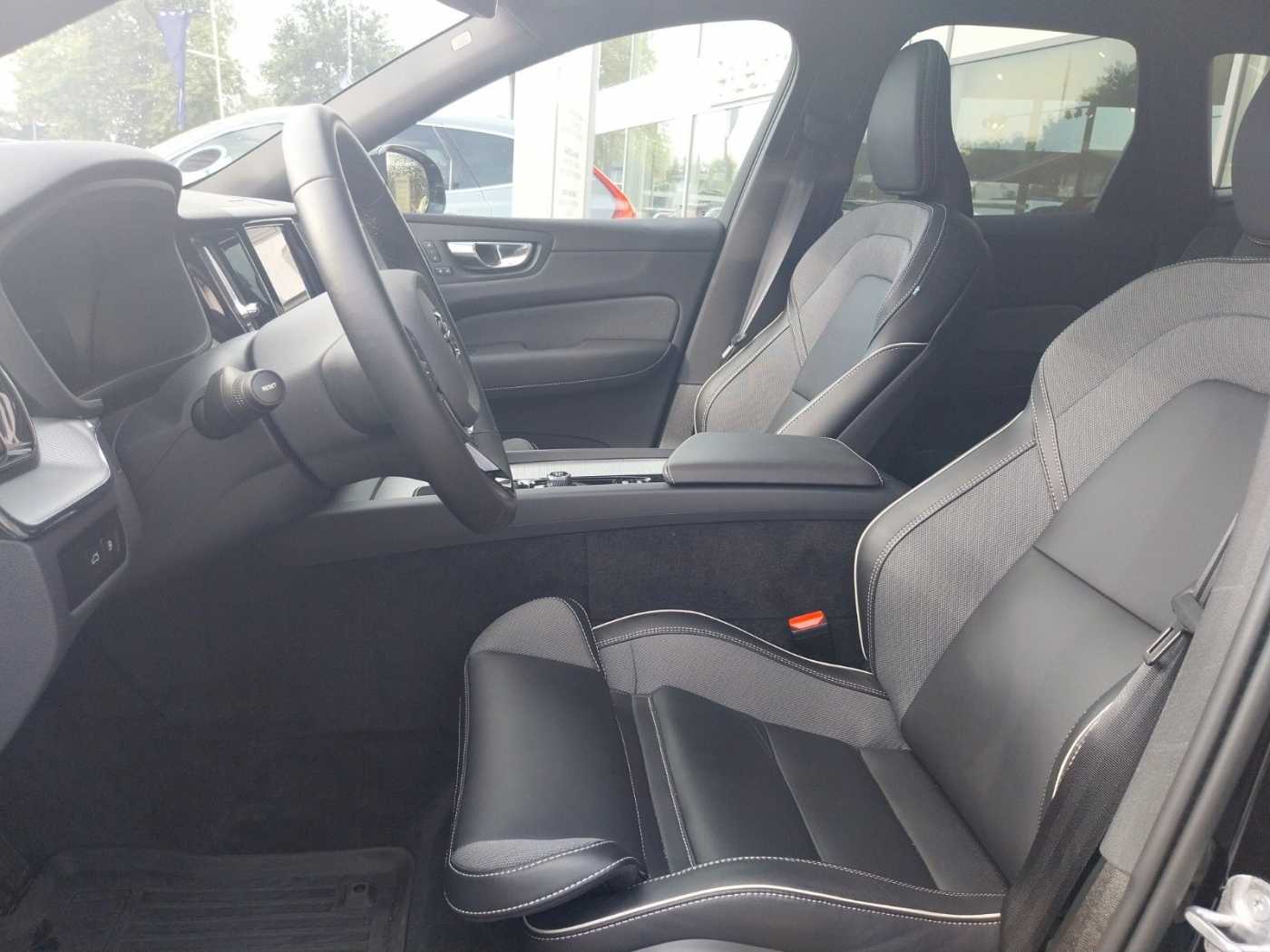 Volvo  T6 Plus Black Edition Recharge