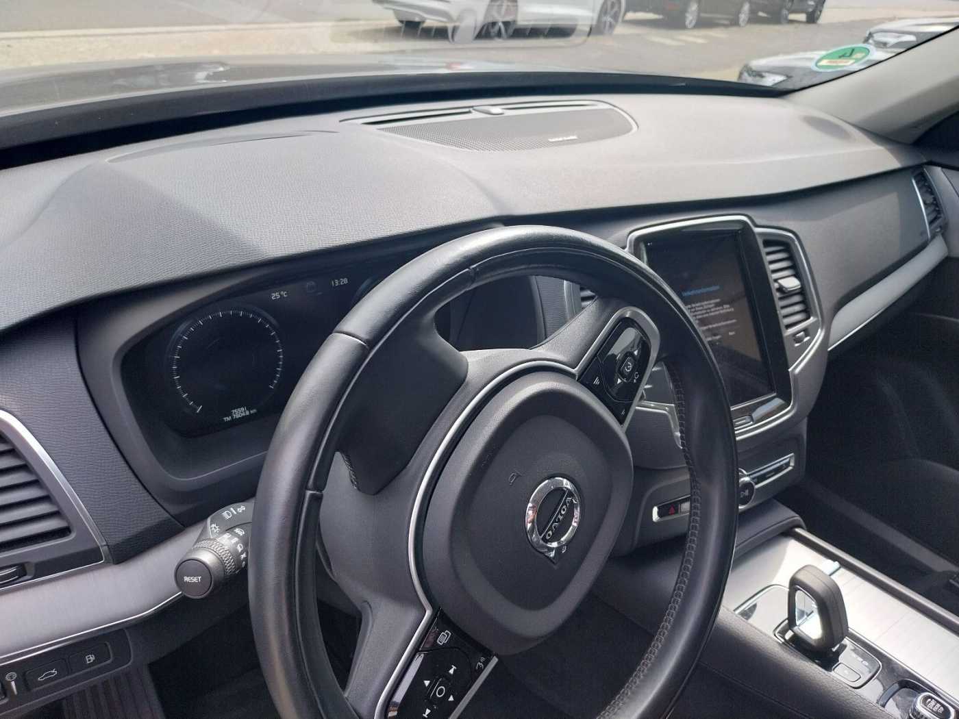 Volvo  Inscription Expression Recharge Plug-In Hyb