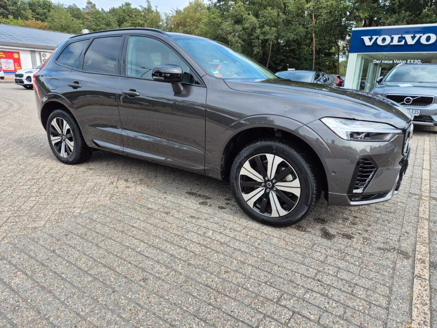 Volvo  Plus Dark Recharge Plug-In Hybrid AWD