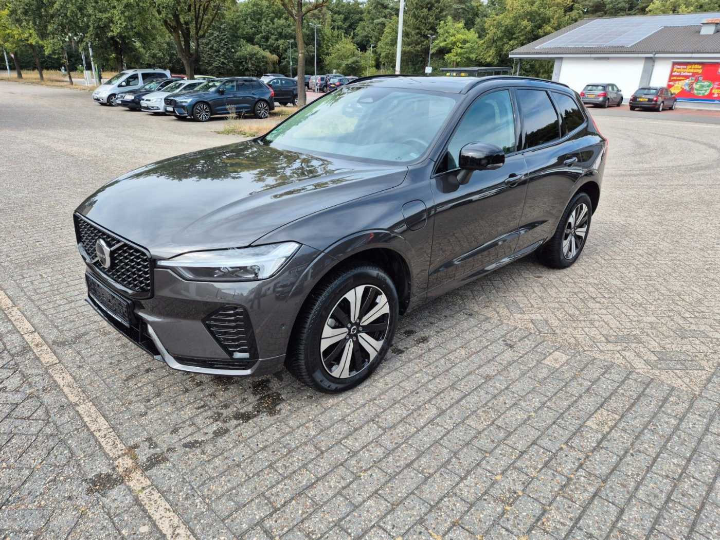 Volvo  Plus Dark Recharge Plug-In Hybrid AWD
