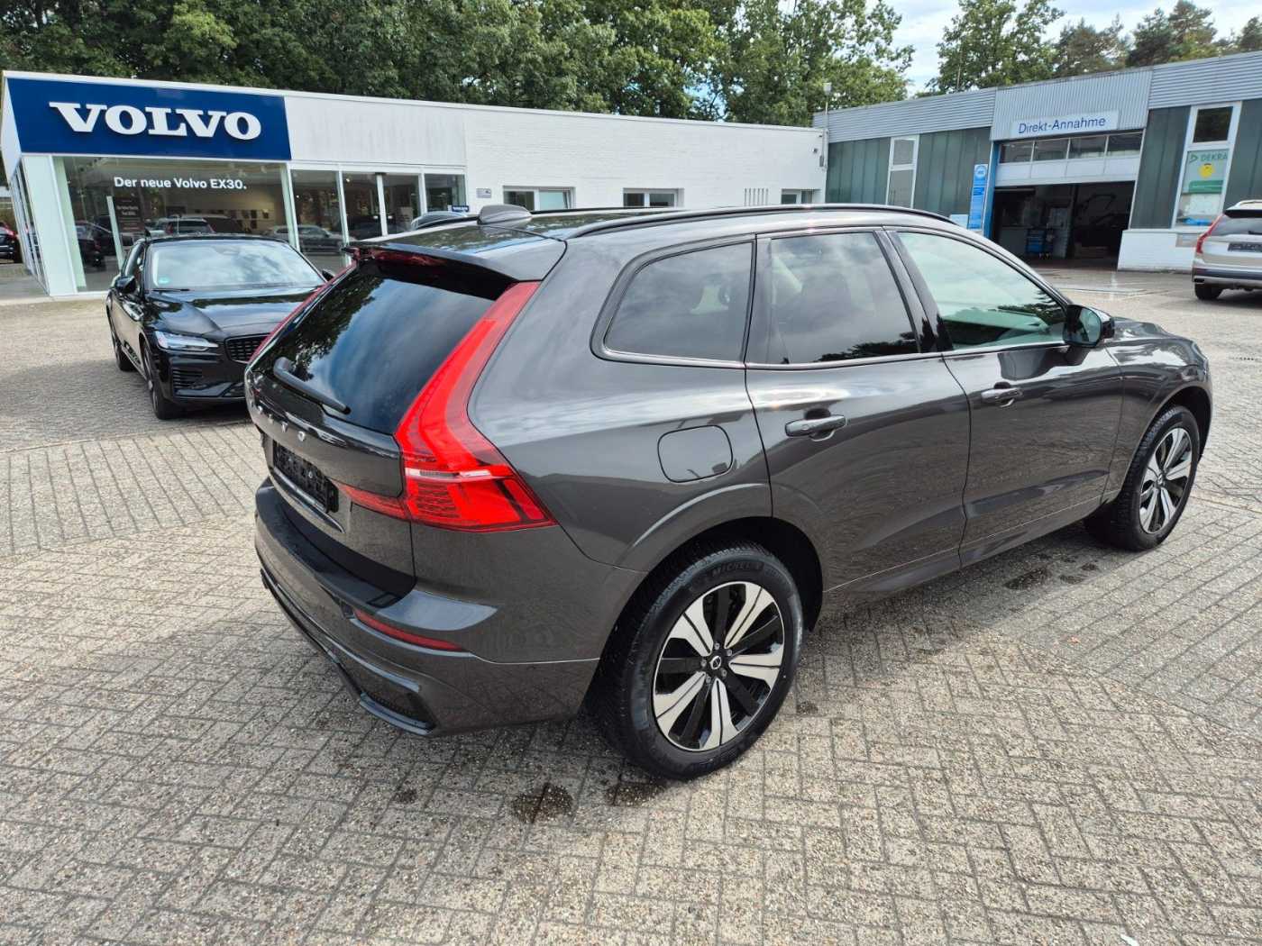 Volvo  Plus Dark Recharge Plug-In Hybrid AWD