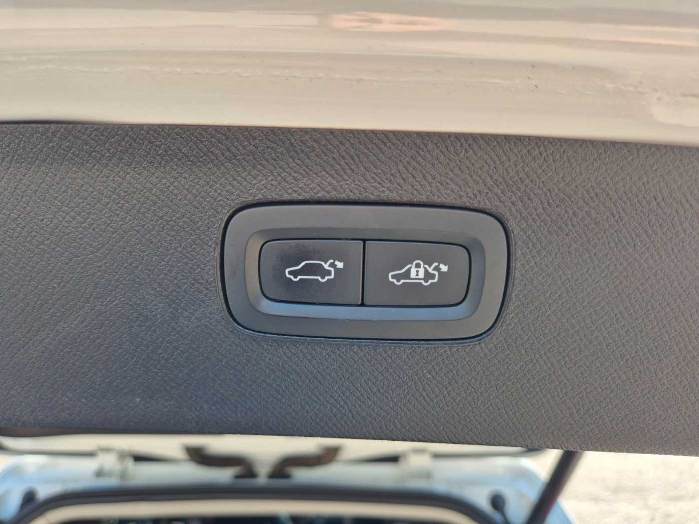 Volvo  Inscription Recharge T8 Plug-In Hyb