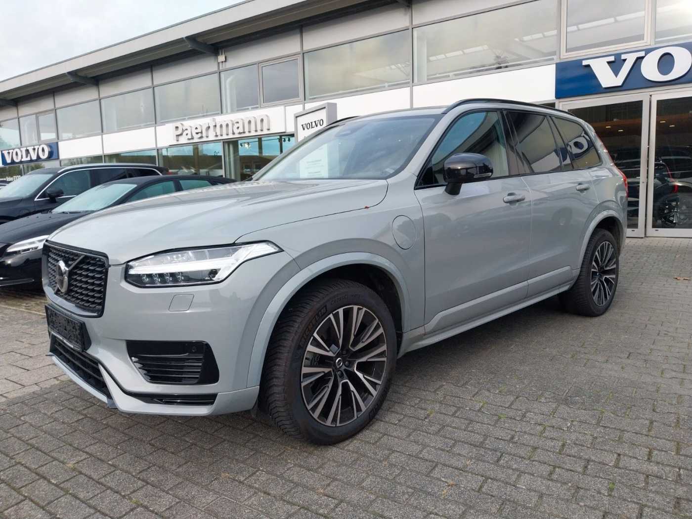 Volvo  Plus Dark Recharge Plug-In Hybrid AWD