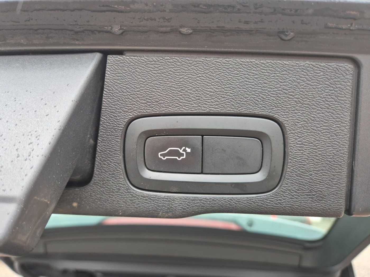 Volvo  Momentum 2WD