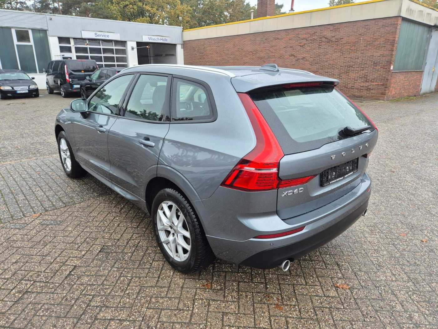 Volvo  Momentum 2WD