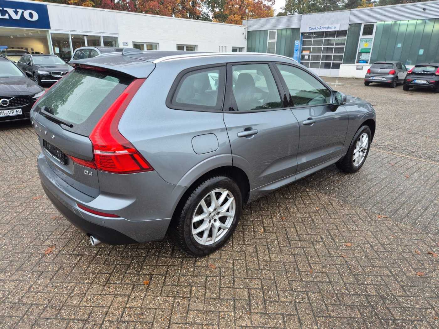 Volvo  Momentum 2WD