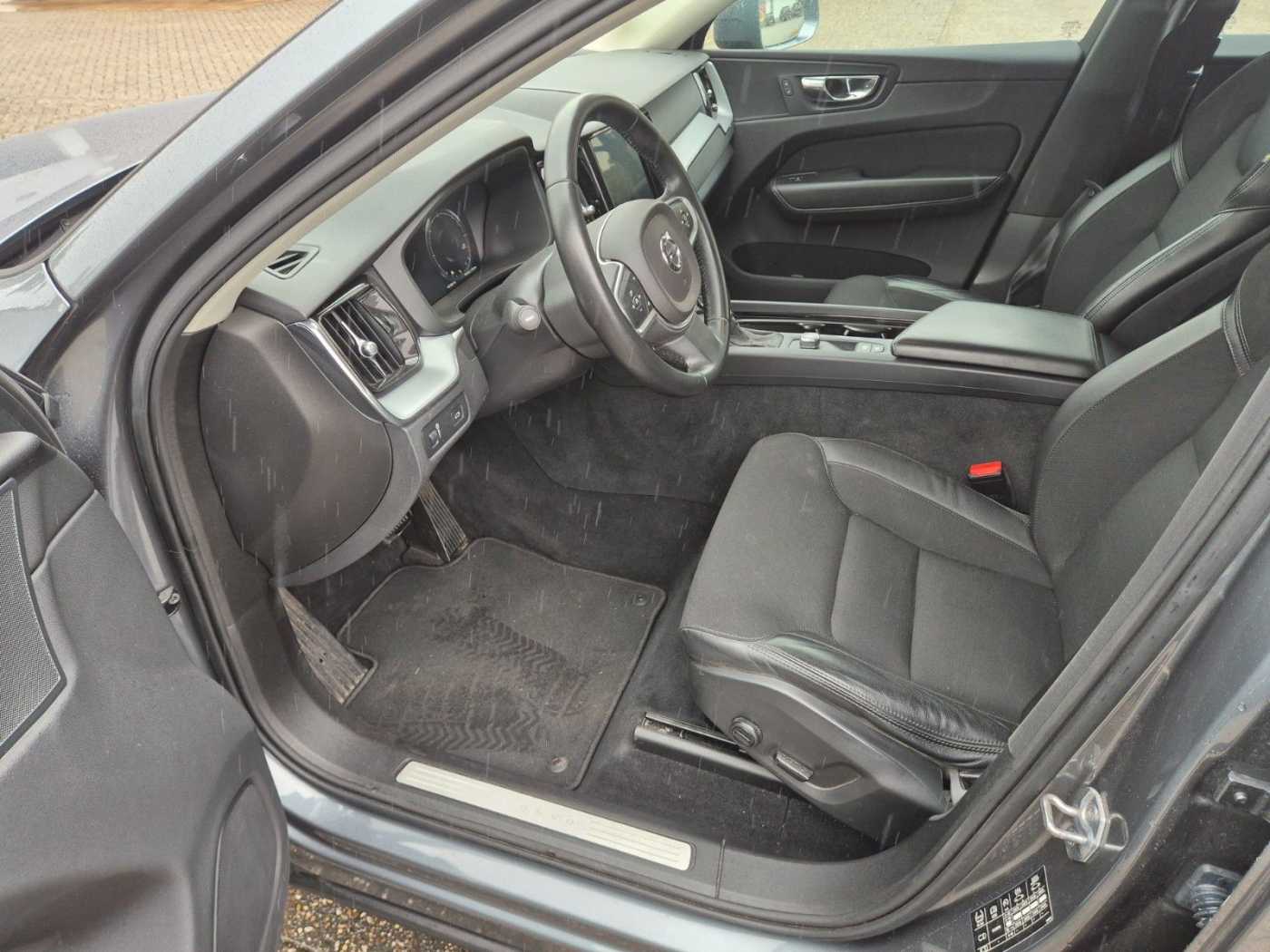 Volvo  Momentum 2WD