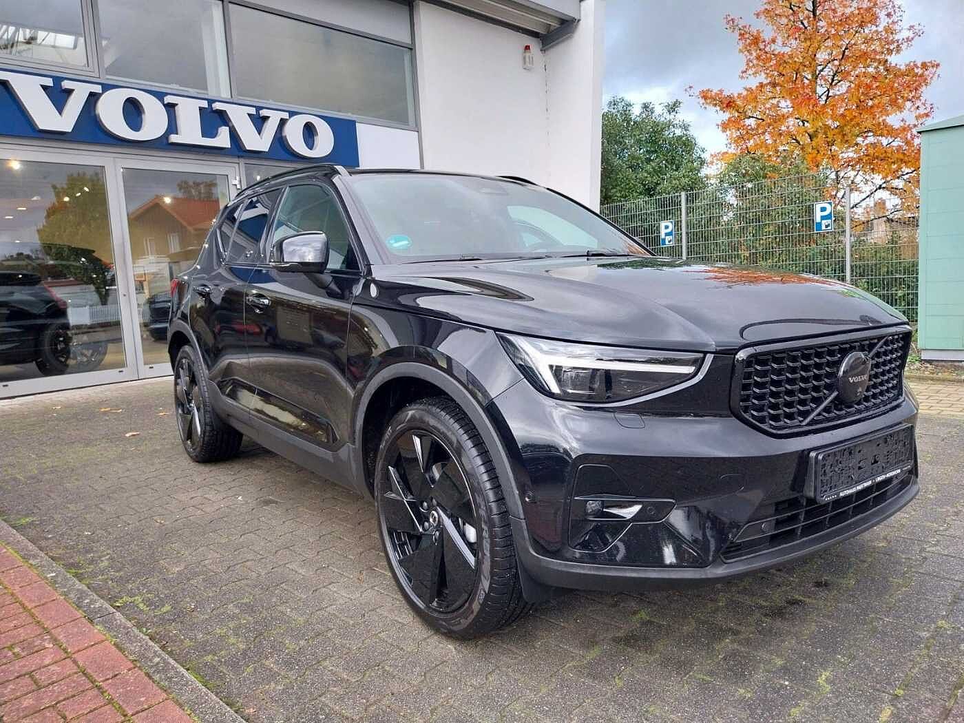 Volvo  B4 Ultra Black Edition 2WD